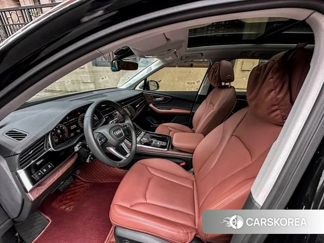 Audi Q7 2024 Черный из Китая, фото 4