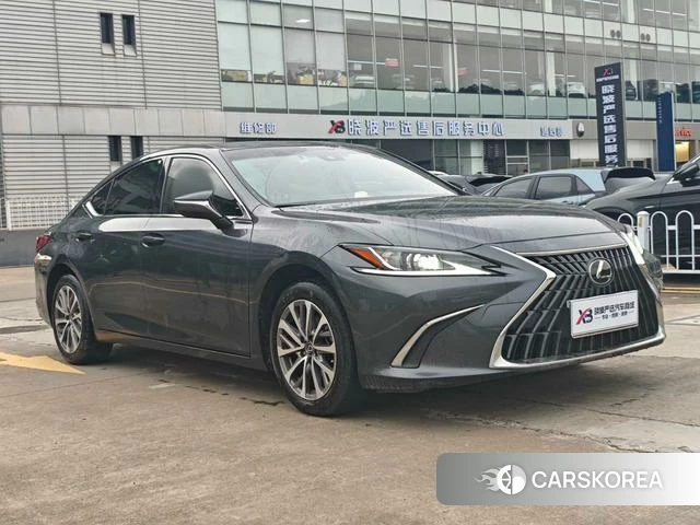 Lexus ES 2022 Серебристо-серый из Китая, фото 4