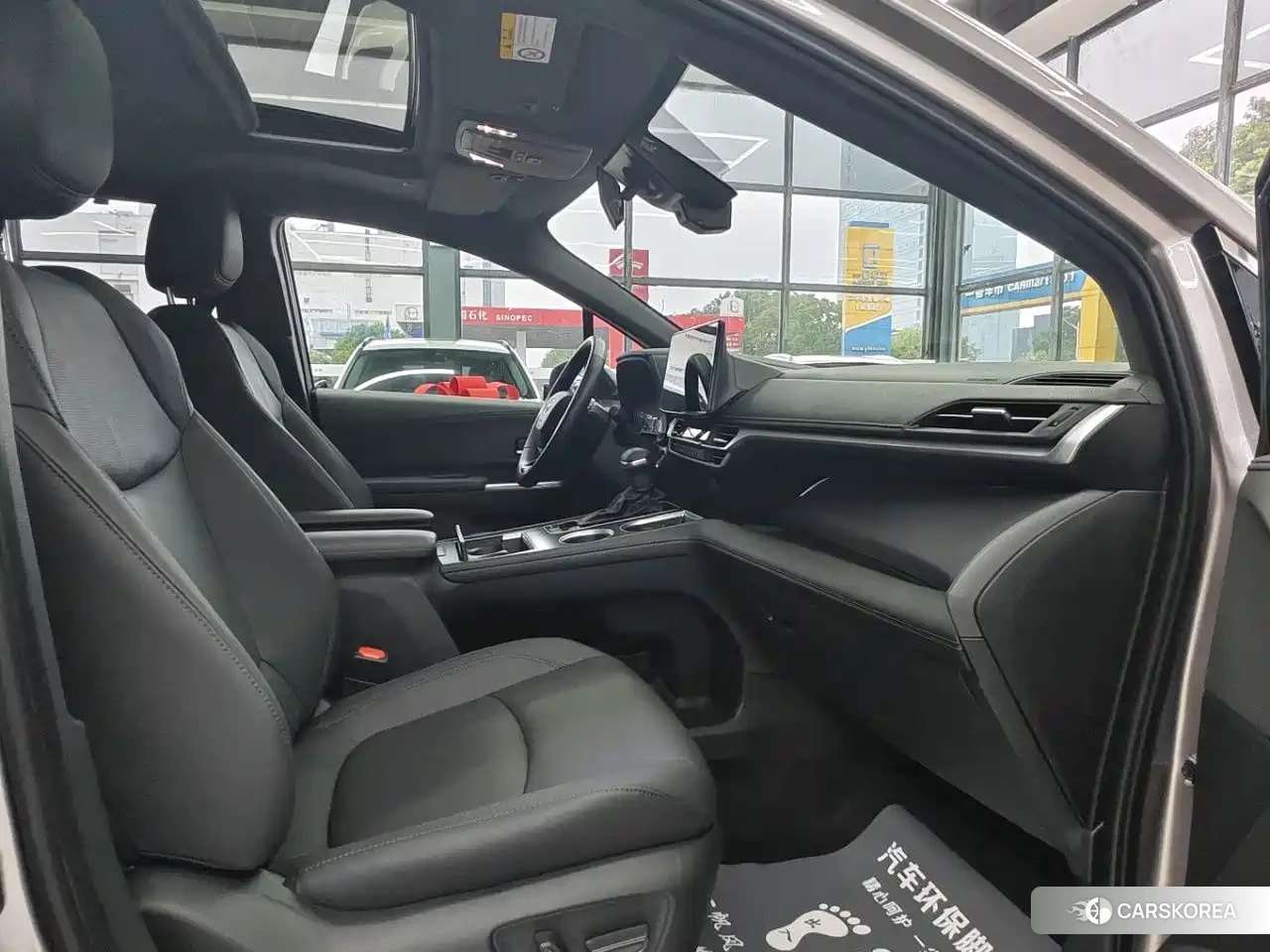Toyota Sienna 2023 Silver/gray из Китая, фото 4