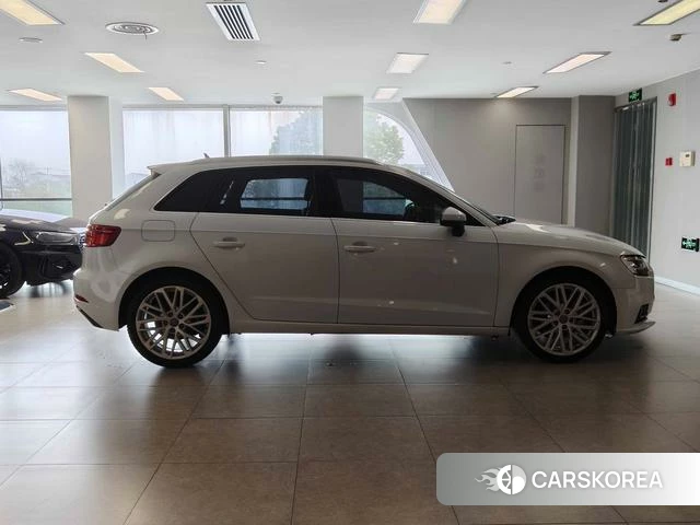 Audi A3 2018 Белый из Китая, фото 4