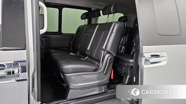 Hyundai Staria 2025 Серебристо-серый из Кореи, фото 4