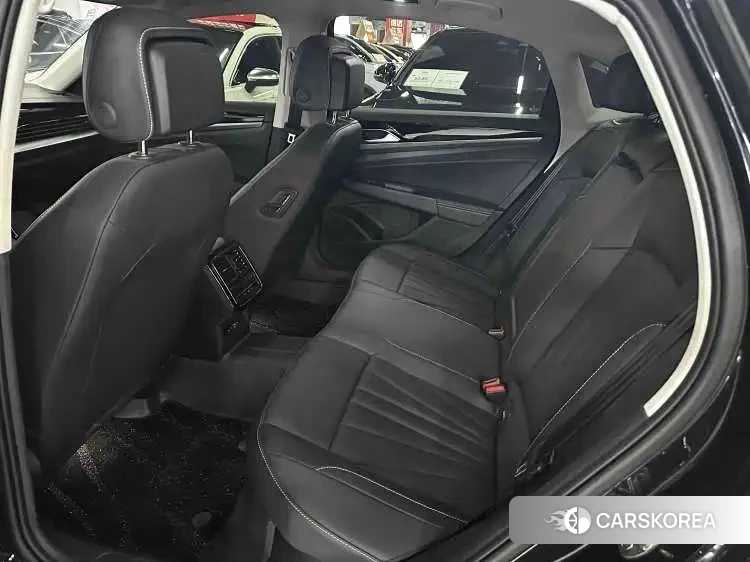Volkswagen Passat 2026 Черный из Китая, фото 4