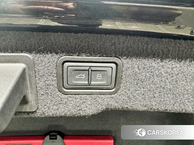Audi A8 2021 Черный из Китая, фото 4