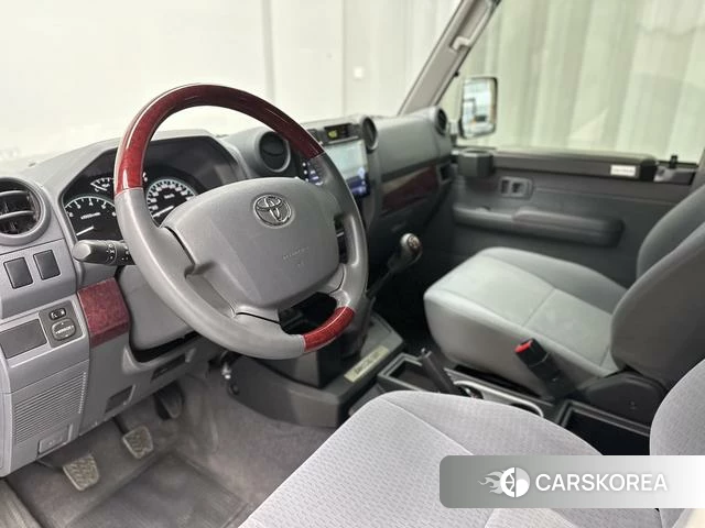 Toyota Land Cruiser 70 Series 2023 Темно-серый из Китая, фото 4