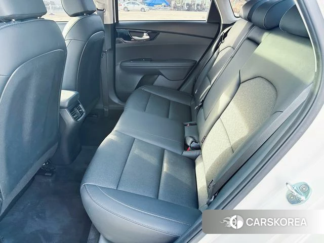 Kia K3 2022 Белый из Китая, фото 4