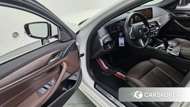 BMW 5 Series (G30) 2021 Белый из Кореи, фото 4