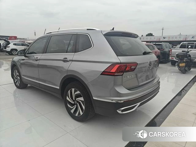 Volkswagen Tiguan L 2022 Серебристо-серый из Китая, фото 4