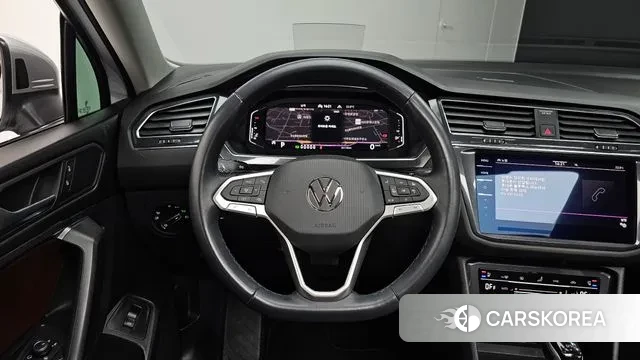 Volkswagen Tiguan Allspace 2023 Белый из Кореи, фото 4
