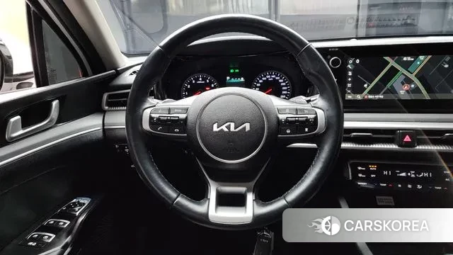 Kia K5 3rd generation 2023 Белый из Кореи, фото 4