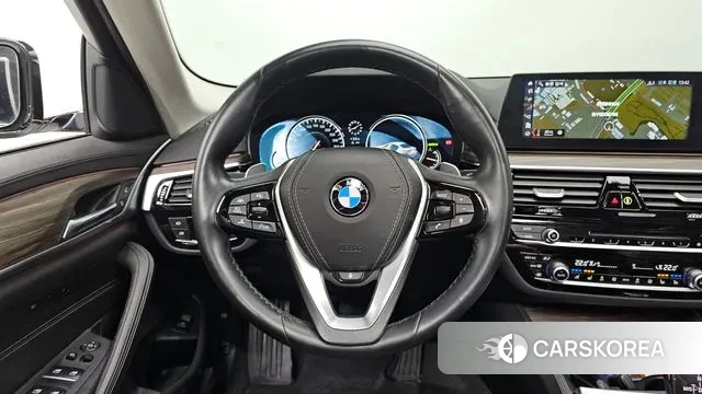 BMW 5 Series (G30) 2018 Белый из Кореи, фото 4