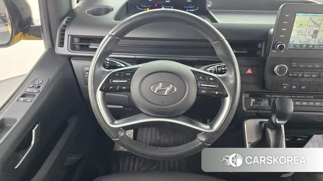 Hyundai Staria 2023 Желтый из Кореи, фото 4