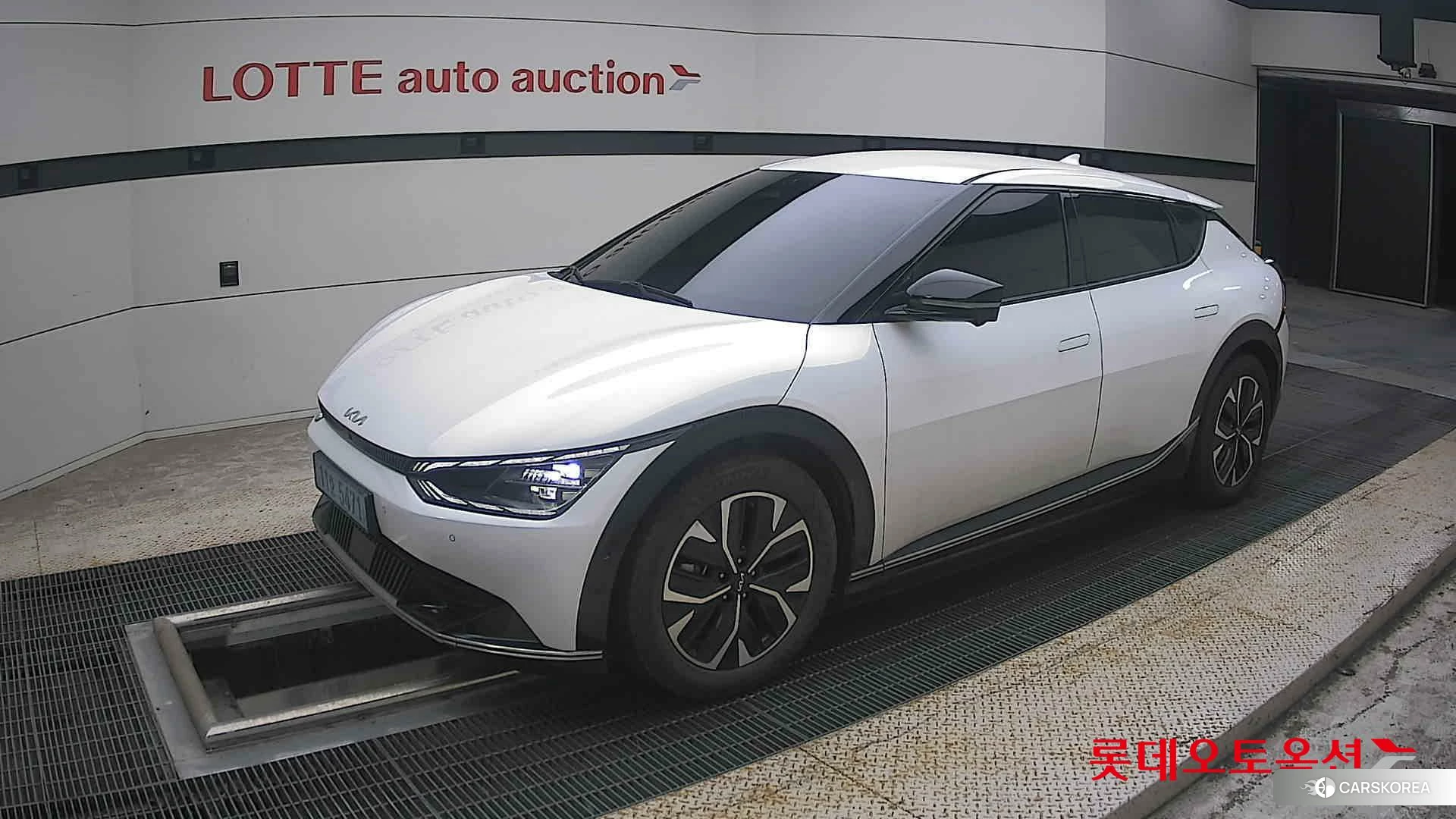 Kia EV6 2022 Snow White Pearl из Кореи, фото 4