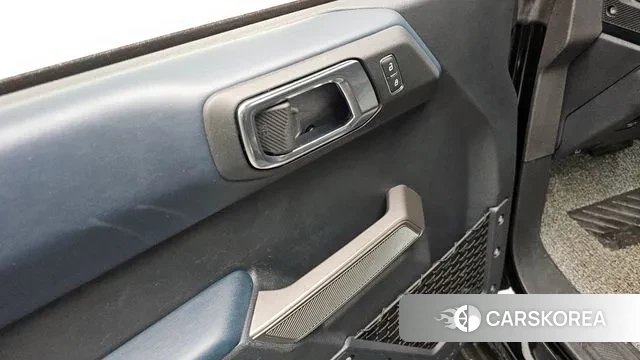 Ford Bronco 6th Generation 2022 Черный из Кореи, фото 4