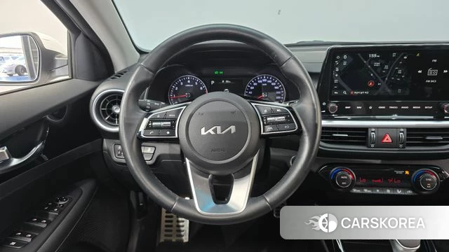 Kia The New K3 2nd generation 2023 Белый из Кореи, фото 4