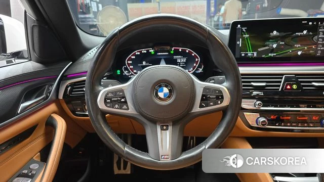 BMW 5 Series (G30) 2023 Белый из Кореи, фото 4