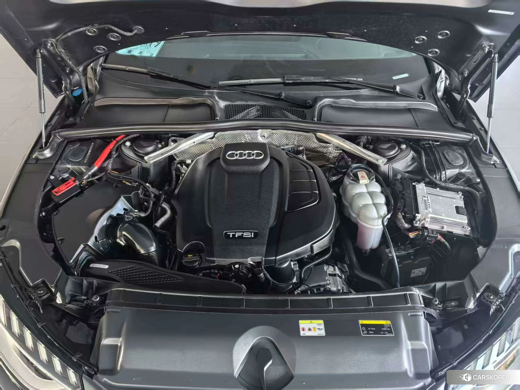 Audi A4L 2020 Темно-серый из Китая, фото 4