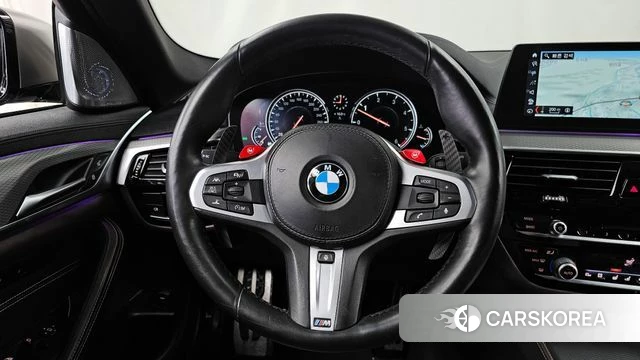 BMW 5 Series (G30) 2018 Цвет галактики из Кореи, фото 4