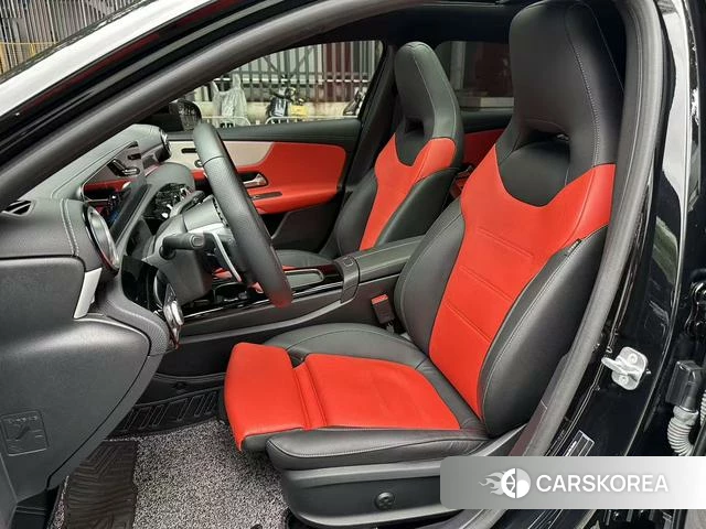 Mercedes-Benz Class A AMG (imported) 2024 Черный из Китая, фото 4