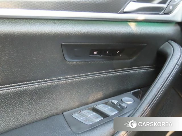 BMW 5 Series (G60) 2023 Белый из Кореи, фото 4