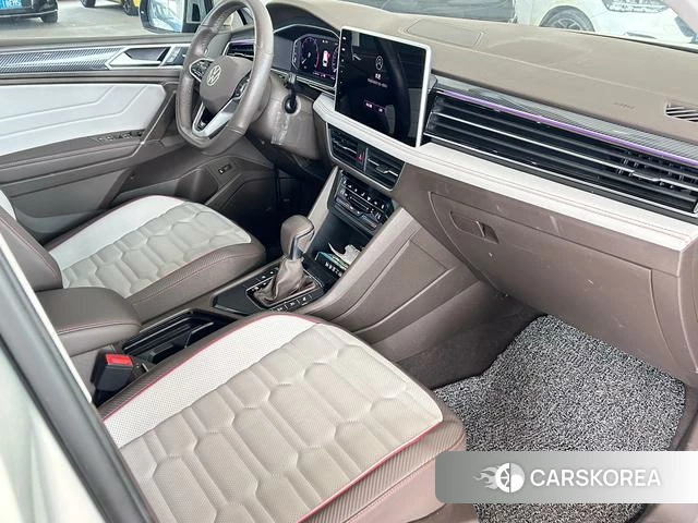 Volkswagen Tiguan L 2022 Шампань из Китая, фото 4