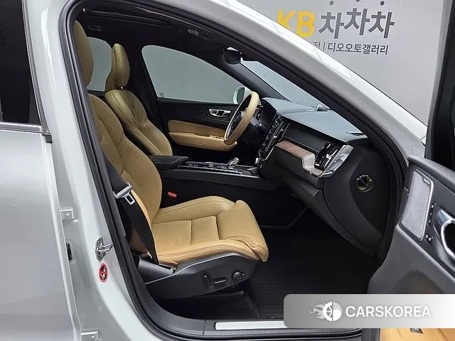 Volvo XC60 second Generation 2021 Белый из Кореи, фото 4