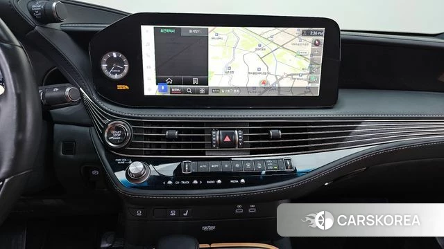 Lexus LS500 5th generation 2023 Серебристо-серый из Кореи, фото 4