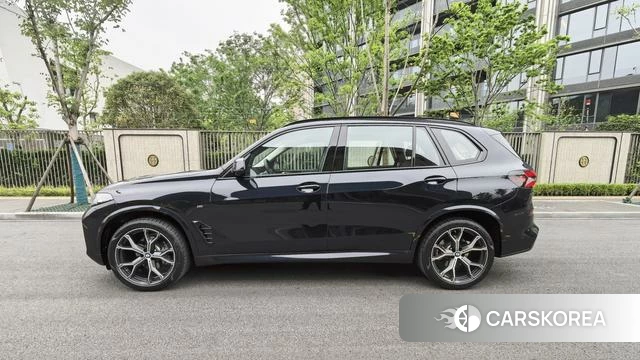 BMW X5 2025 Черный из Китая, фото 4