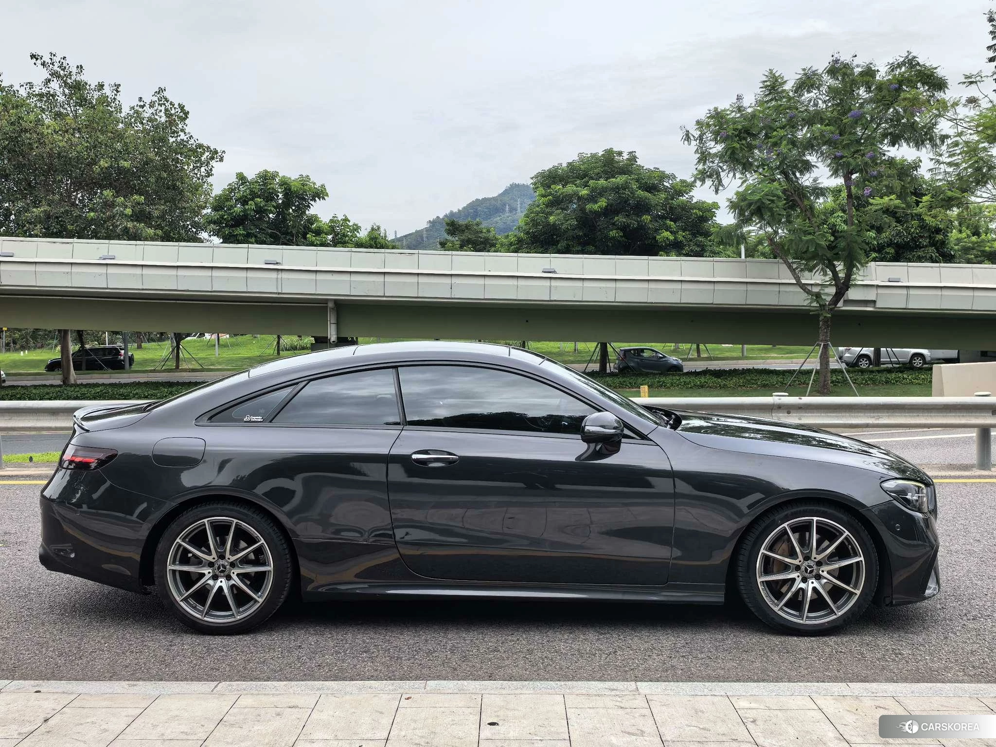 Mercedes-Benz E-class (imported) 2020 Темно-серый из Китая, фото 4
