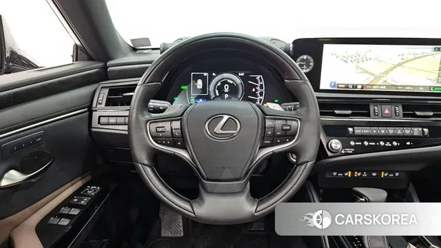 Lexus ES300h 7th generation 2023 Серебряный из Кореи, фото 4
