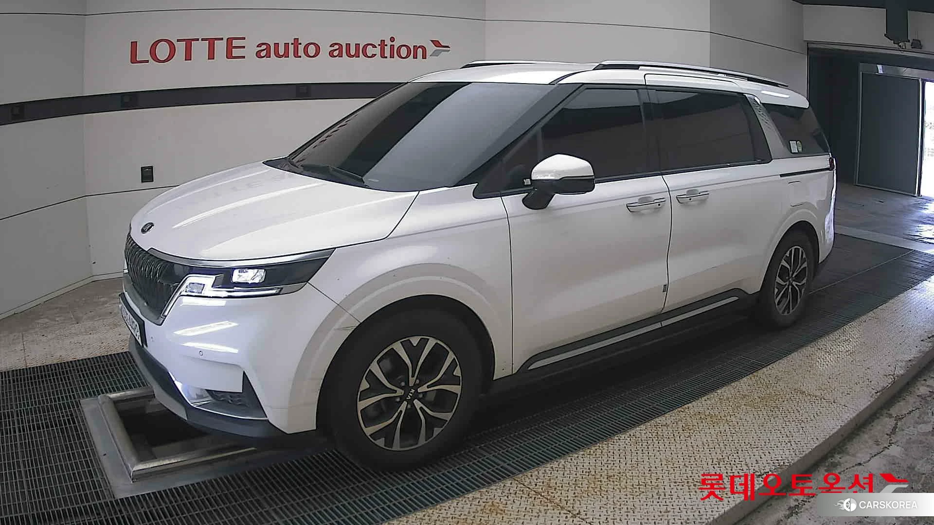 Kia Carnival 2021 Snow White Pearl (optional) из Кореи, фото 4