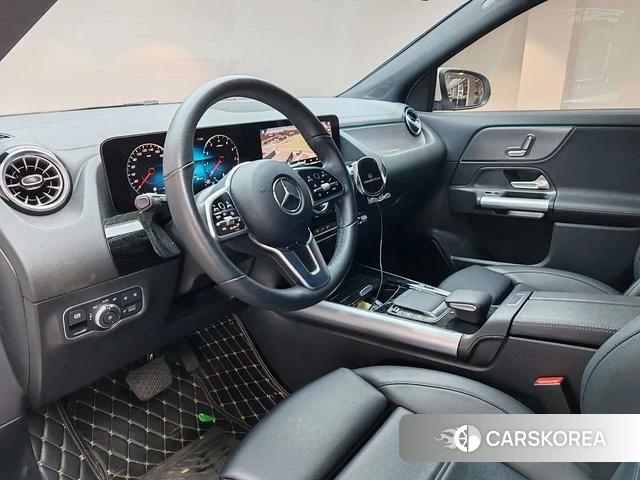 Mercedes-Benz GLA 2023 Белый из Китая, фото 4