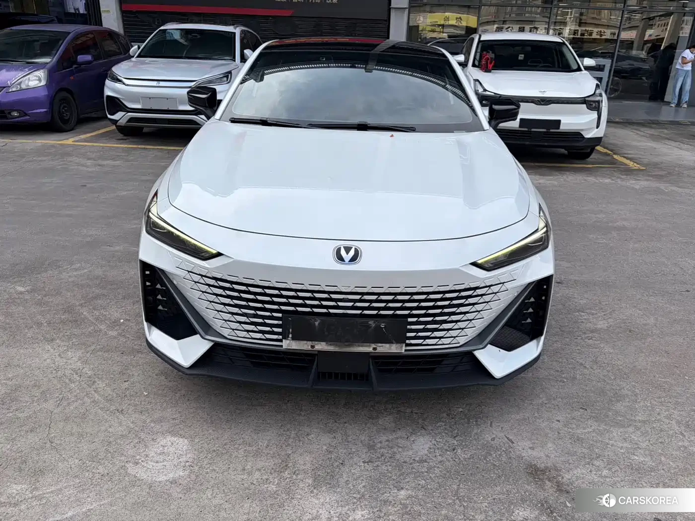 Chang'an UNI-V 2023 Белый из Китая, фото 4