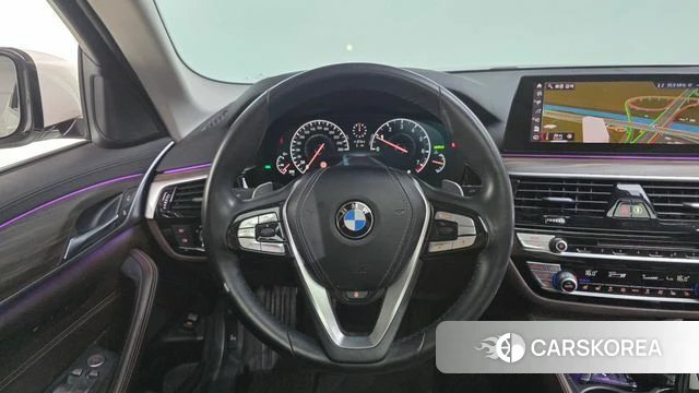 BMW 5 Series (G30) 2019 Белый из Кореи, фото 4