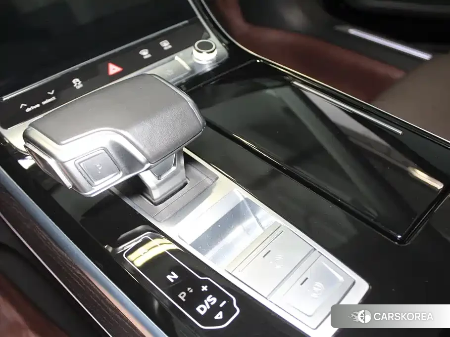 Audi A8 2022 Черный из Китая, фото 4