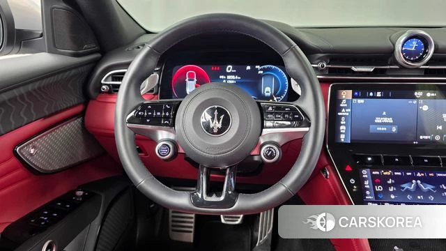 Maserati Grecale 2023 Светло-серебряный цвет из Кореи, фото 4