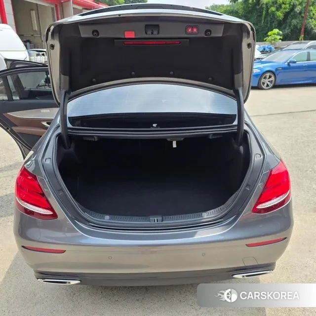 Mercedes-Benz E-Class W213 2020 Серебристо-серый из Кореи, фото 4