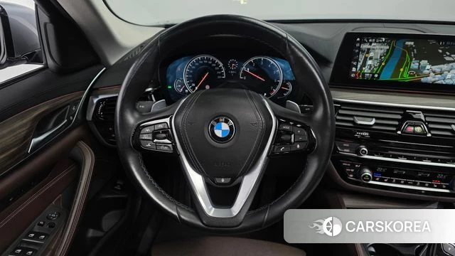 BMW 5 Series (G30) 2018 Серебристо-серый из Кореи, фото 4