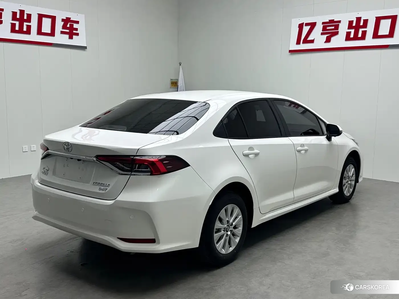 Toyota Corolla 2022 Белый из Китая, фото 4