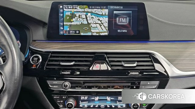 BMW 5 Series (G30) 2018 Белый из Кореи, фото 4