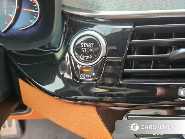 BMW 5 Series (G30) 2018 Белый из Кореи, фото 4