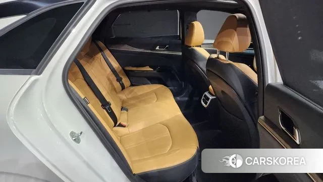 Kia K5 Hybrid 3rd Generation 2023 Белый из Кореи, фото 4