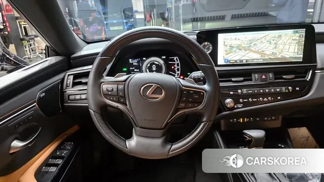 Lexus ES300h 7th generation 2023 Серебристо-серый из Кореи, фото 4