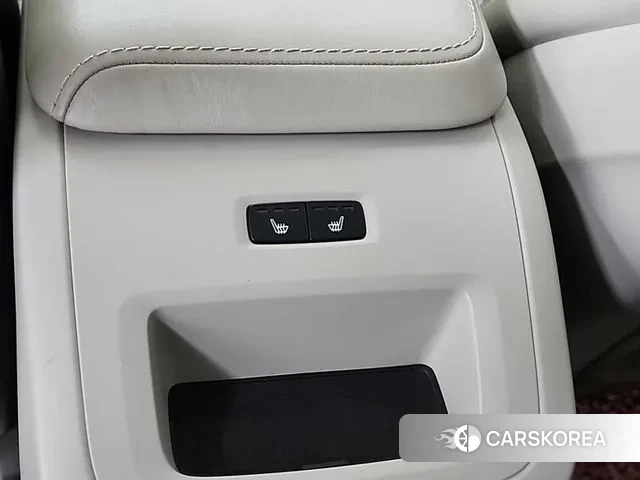 Volvo XC60 second Generation 2021 Белый из Кореи, фото 4