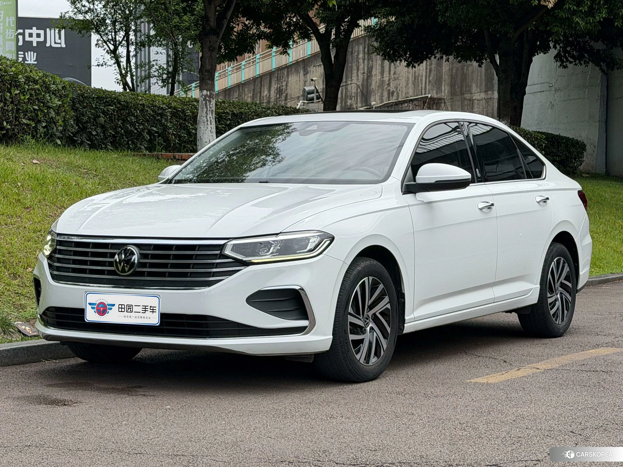 Volkswagen Lavida 2022 Белый из Китая, фото 4