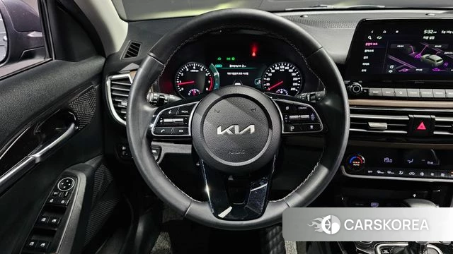 Kia Seltos 2022 Черный из Кореи, фото 4