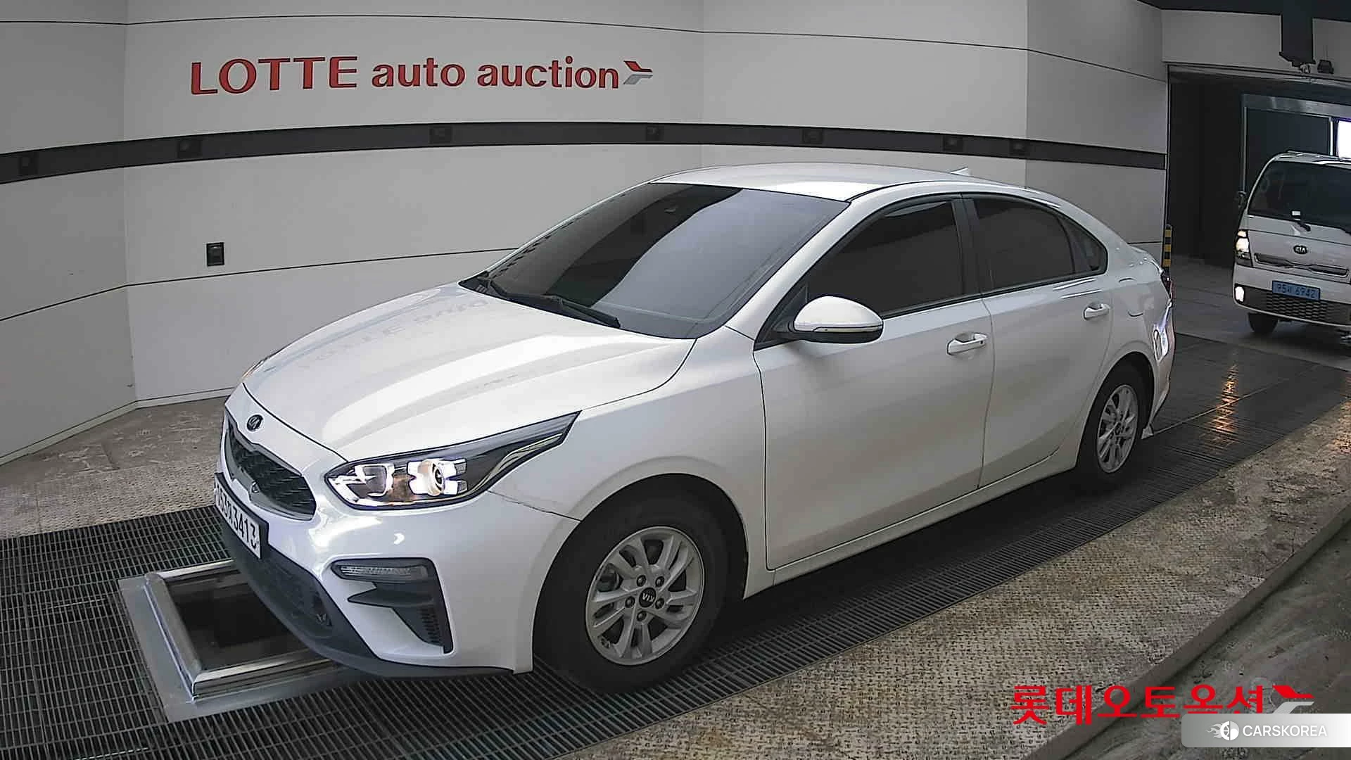 Kia K3 2021 Snow White Pearl из Кореи, фото 4