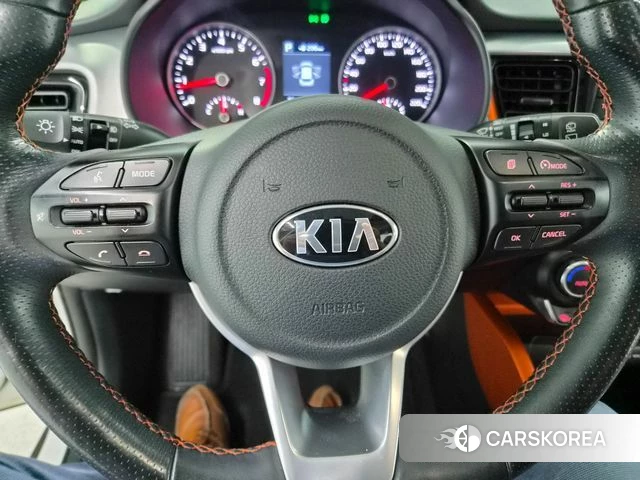 Kia Stonic 2018 Белый из Кореи, фото 4