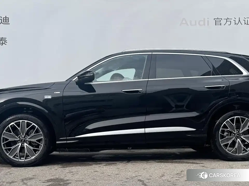 Audi Q5L 2025 Черный из Китая, фото 4