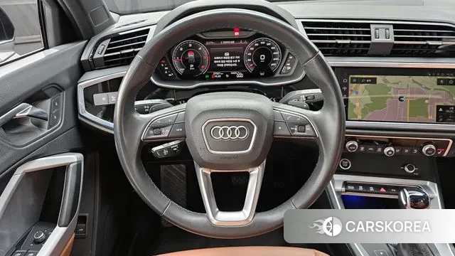 Audi Q3 (F3) 2023 Черный из Кореи, фото 4