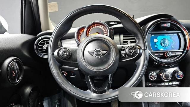 Mini Cooper 2018 Черный из Кореи, фото 4